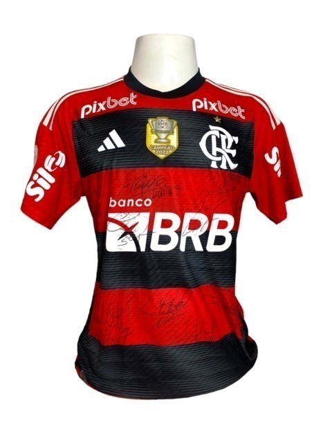 O novo uniforme do Flamengo tem um patch com a bandeira do estado